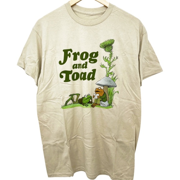 NWOT Frog and Toad Reading a Book Under a Mushroom T-Shirt Small - Picture 1 of 7